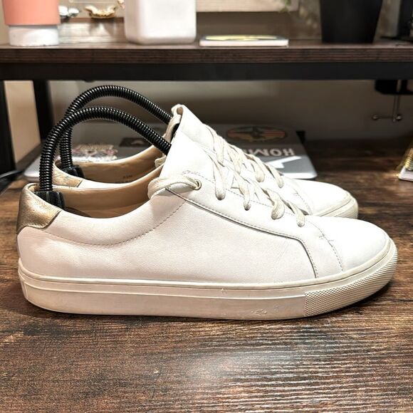 Banana Republic White Leather sneakers size 8.5 - Picture 1 of 10